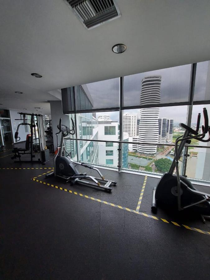גוויאקיל Apartamento Vista Al Rio Puerto Santana Riverfront 1 מראה חיצוני תמונה