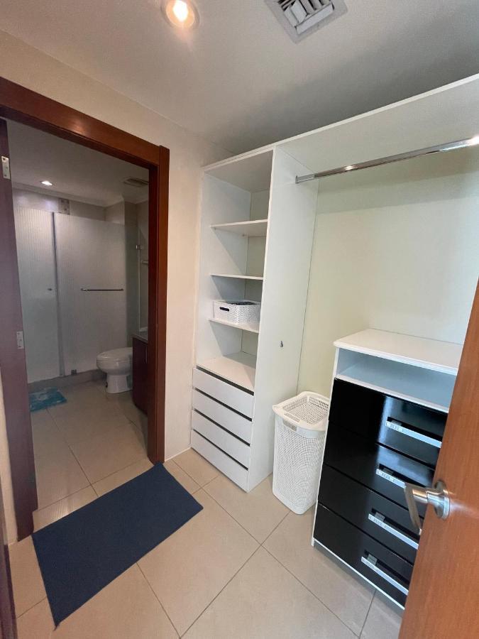 גוויאקיל Apartamento Vista Al Rio Puerto Santana Riverfront 1 מראה חיצוני תמונה